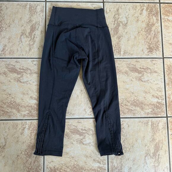 Lululemon True Self Crop Leggings Black Lattice Detail Luon Fabric Size 4 - Picture 2 of 9